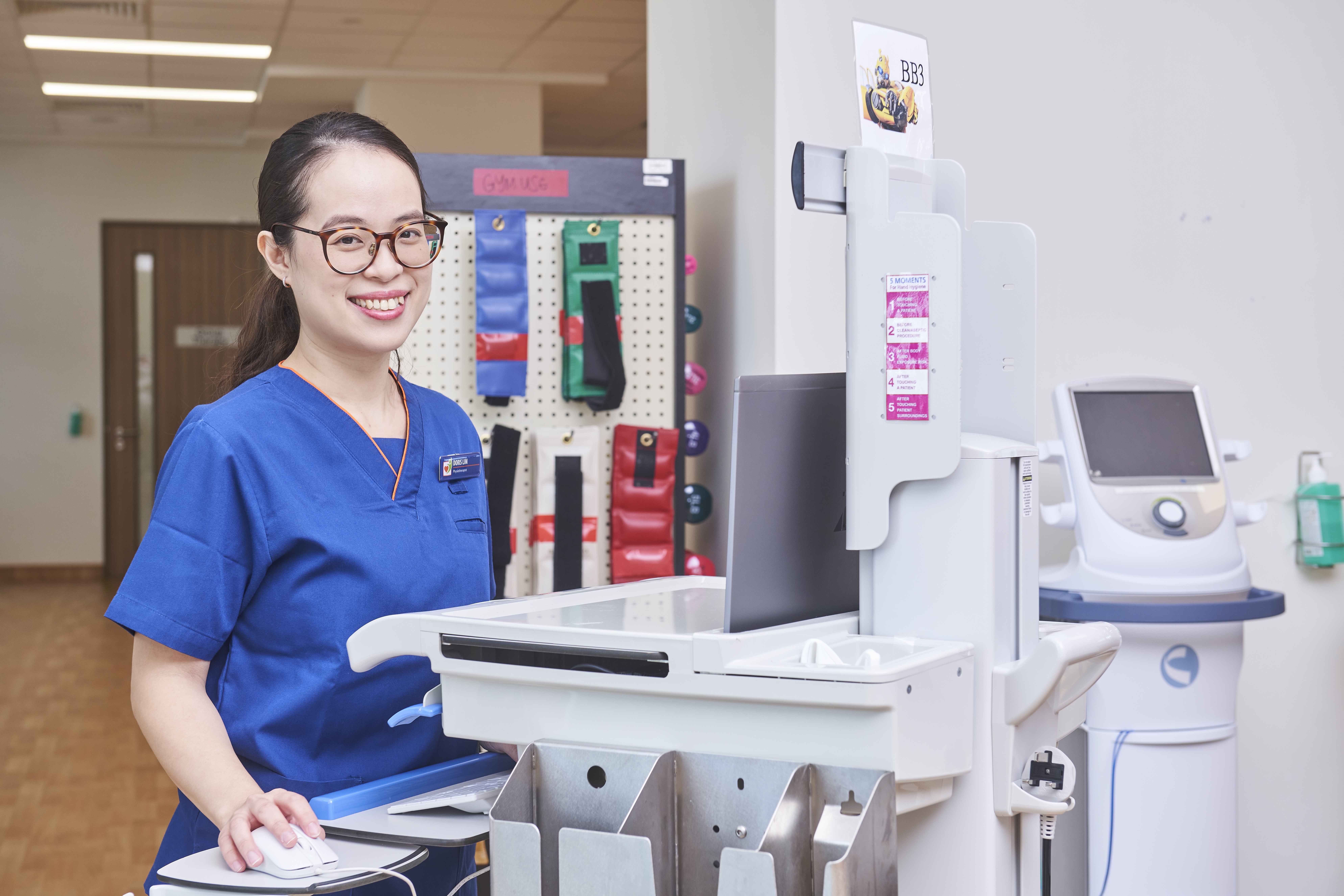 “I help elderly patients who have had a fall to stand up again, so that they can pick themselves up and walk confidently